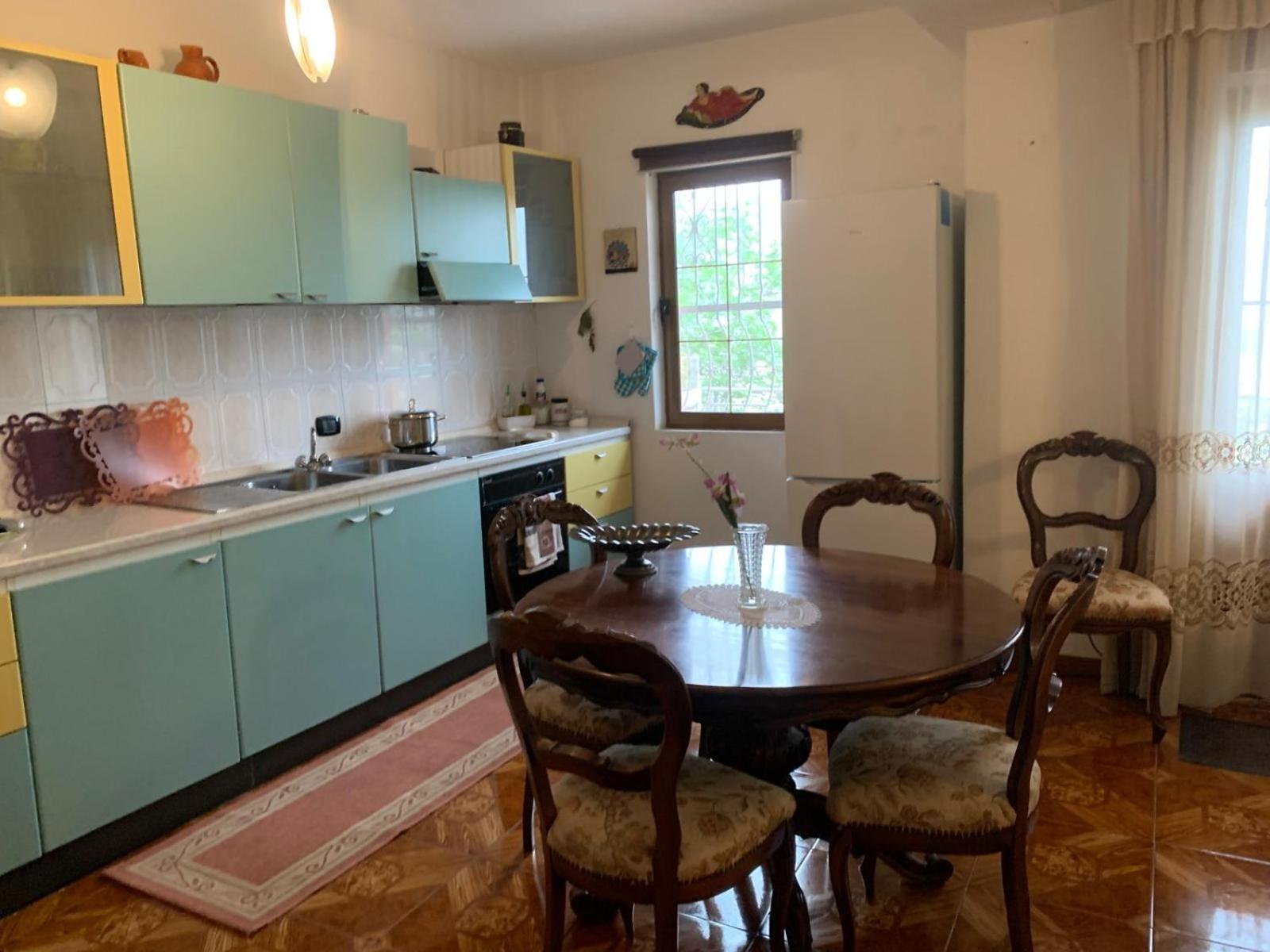 Guesthouse Villa Rosa Berati Quarto foto